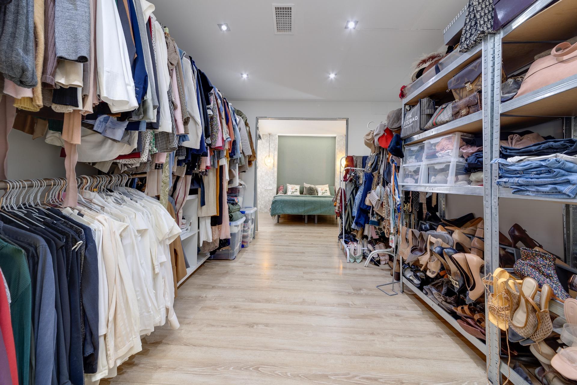 4 Bed, 3 Bath, ApartmentFor Sale, Torrevieja, Alicante