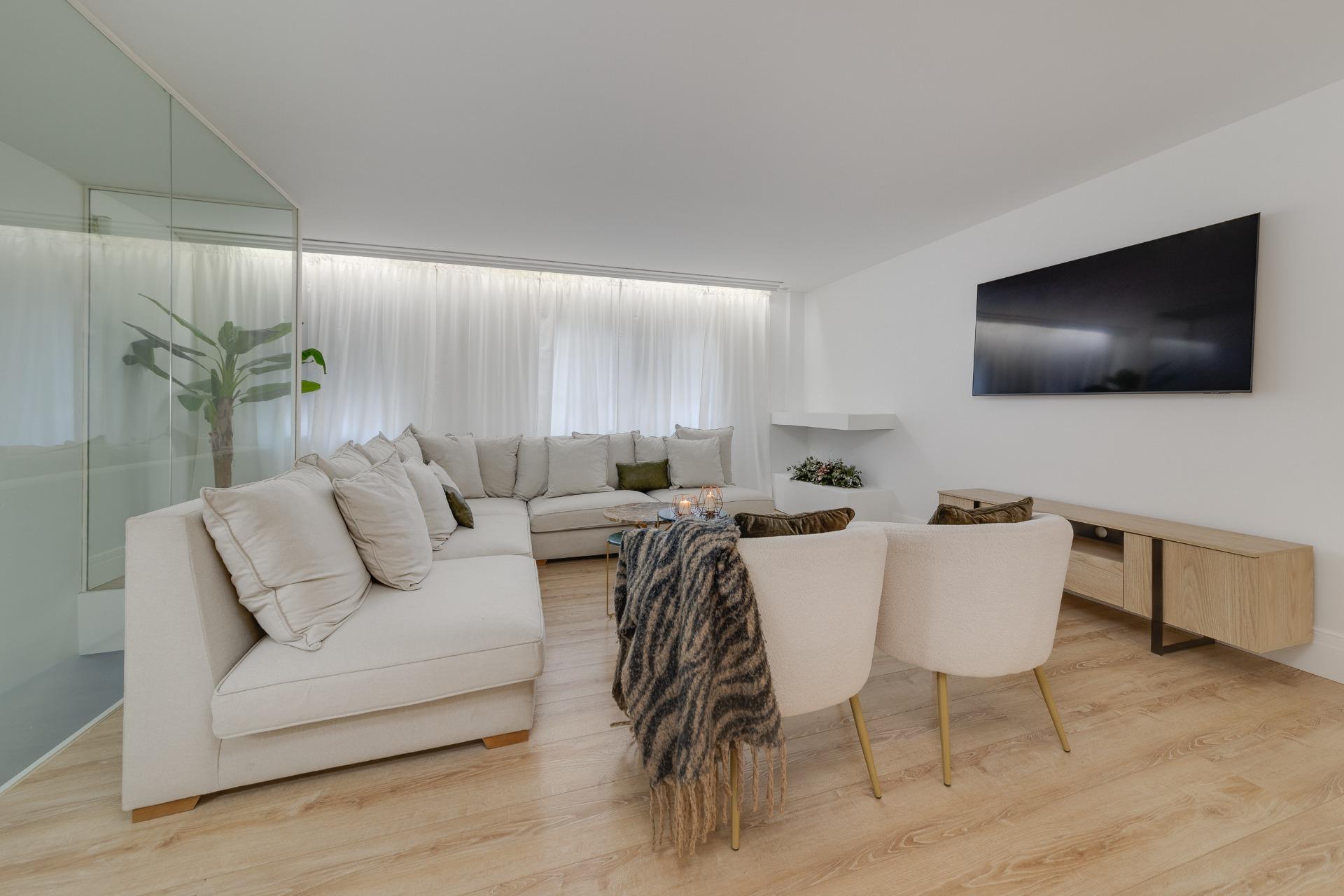 4 Bed, 3 Bath, ApartmentFor Sale, Torrevieja, Alicante