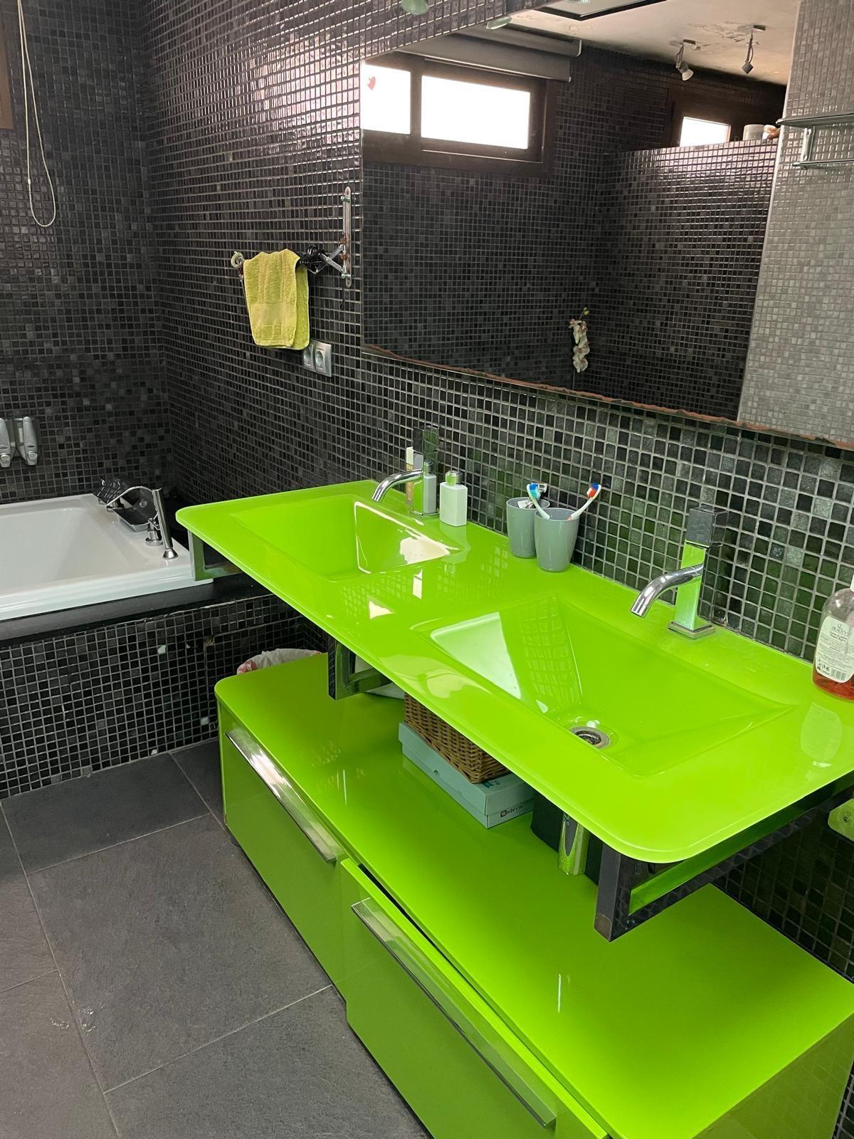 4 Bed, 3 Bath, ApartmentFor Sale, Torrevieja, Alicante