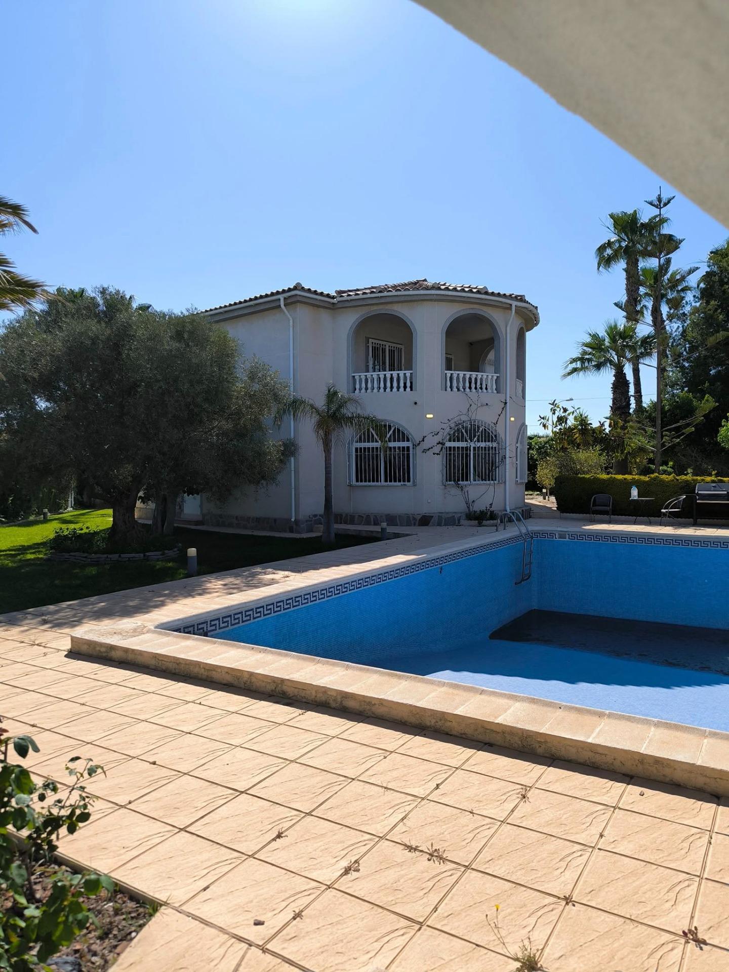 5 Bed, 2 Bath, HouseFor Sale, Torrevieja, Alicante