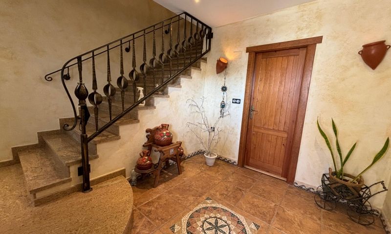 8 Bed, 4 Bath, HouseFor Sale, Redovan, Alicante