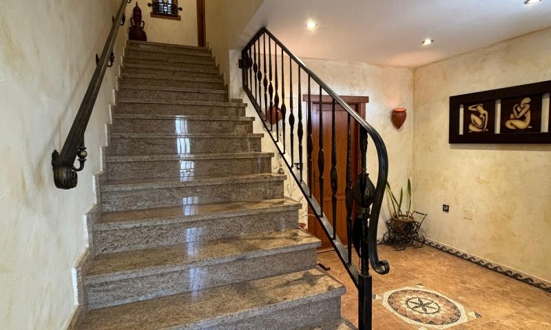 8 Bed, 4 Bath, HouseFor Sale, Redovan, Alicante