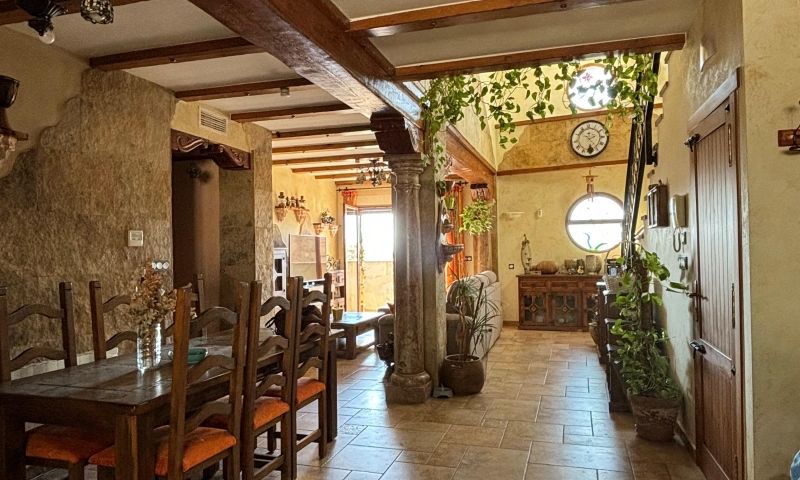 8 Bed, 4 Bath, HouseFor Sale, Redovan, Alicante