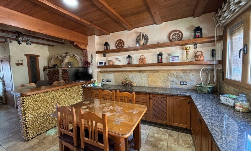 8 Bed, 4 Bath, HouseFor Sale, Redovan, Alicante