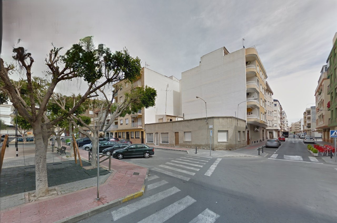 4 Bed, 2 Bath, HouseFor Sale, Guardamar Del Segura, Alicante