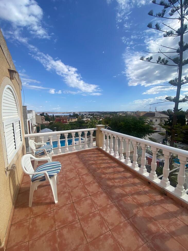 5 Bed, 2 Bath, HouseFor Sale, Los Balcones, Alicante