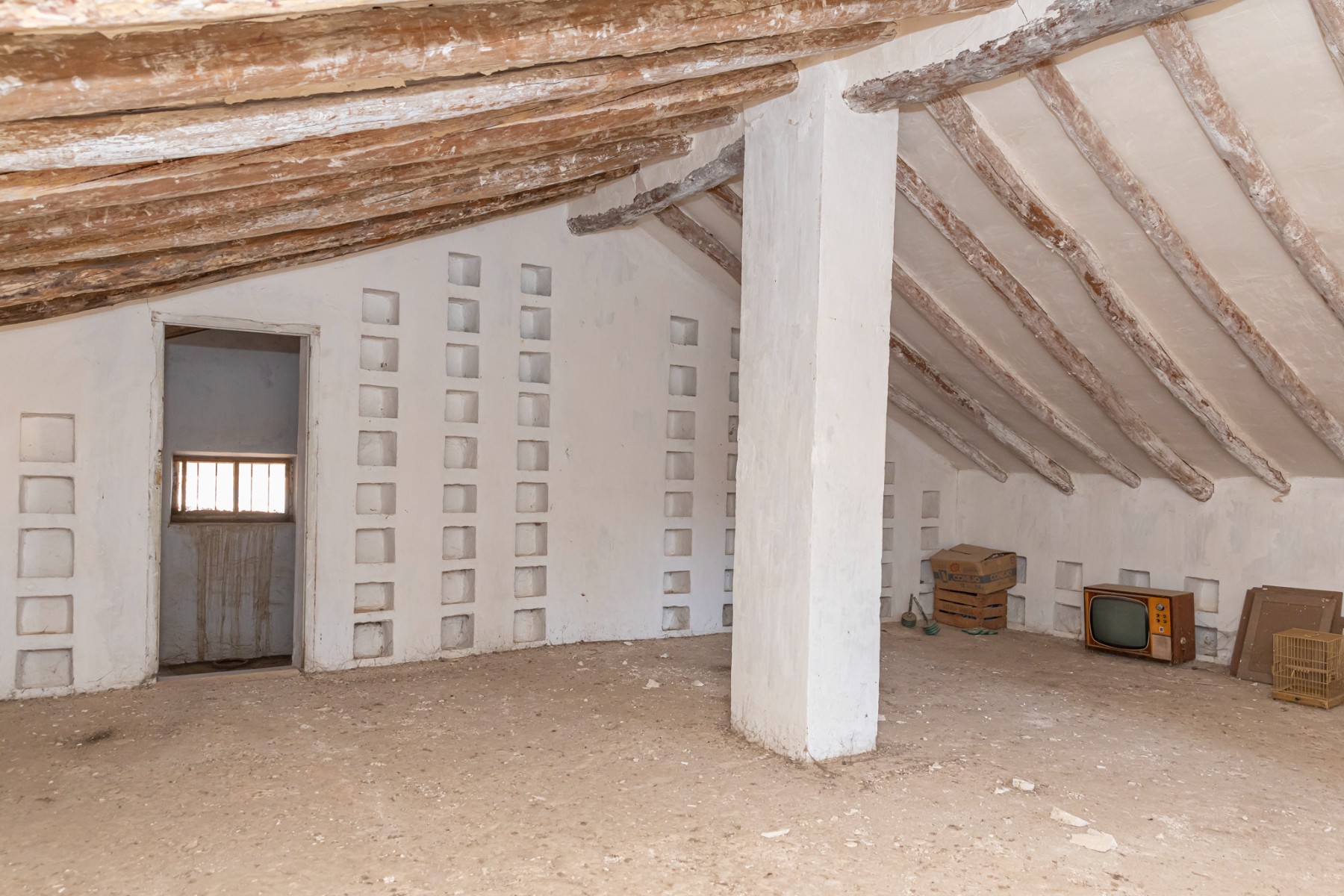 7 Bed, 2 Bath, HouseFor Sale, Yecla, Murcia