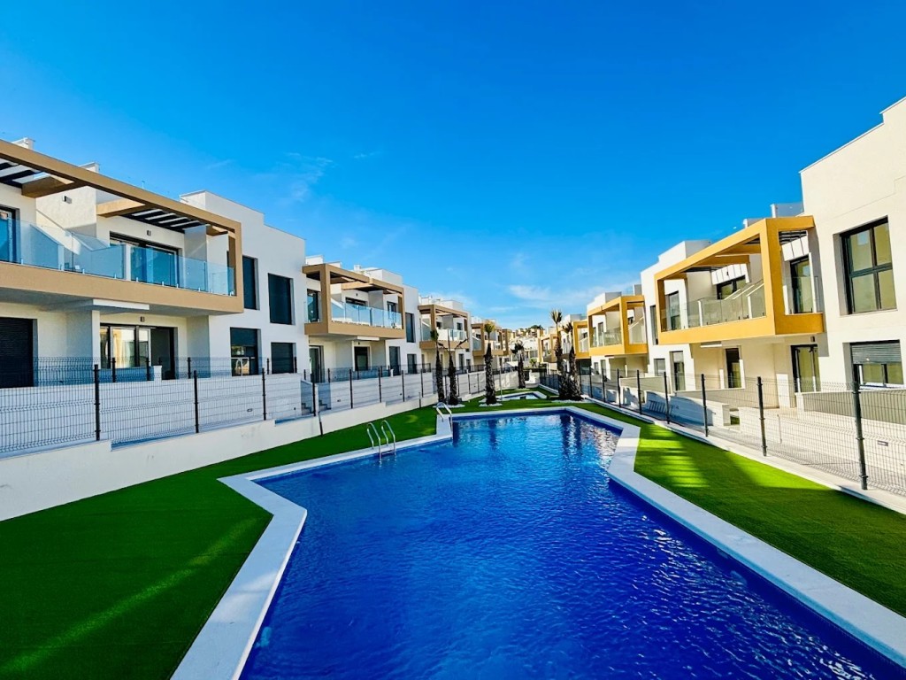 2 Bed, 2 Bath, ApartmentFor Sale, Las Filipinas, Alicante