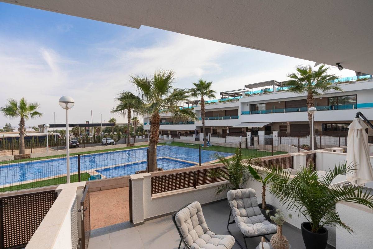 3 Bed, 2 Bath, ApartmentFor Sale, Torrevieja, Alicante