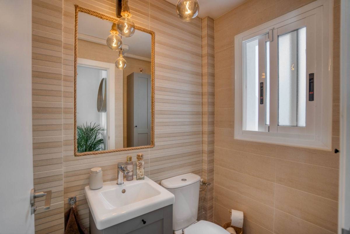 3 Bed, 2 Bath, ApartmentFor Sale, Torrevieja, Alicante