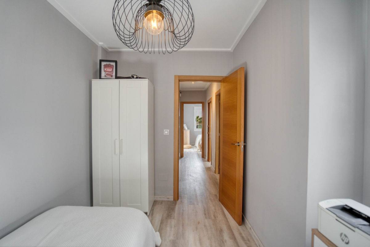 3 Bed, 2 Bath, ApartmentFor Sale, Torrevieja, Alicante