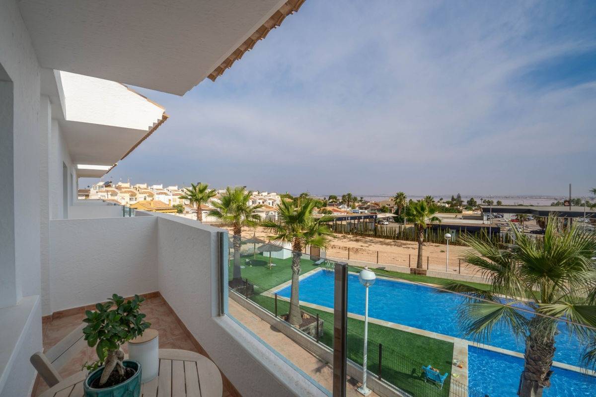 3 Bed, 2 Bath, ApartmentFor Sale, Torrevieja, Alicante