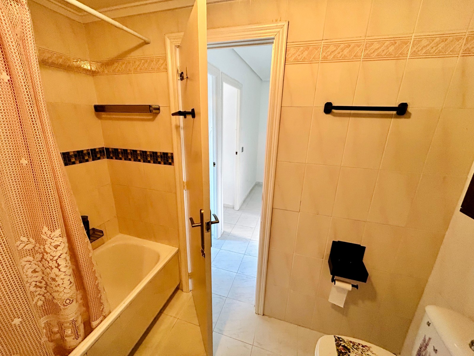 2 Bed, 2 Bath, ApartmentFor Sale, Torrevieja, Alicante