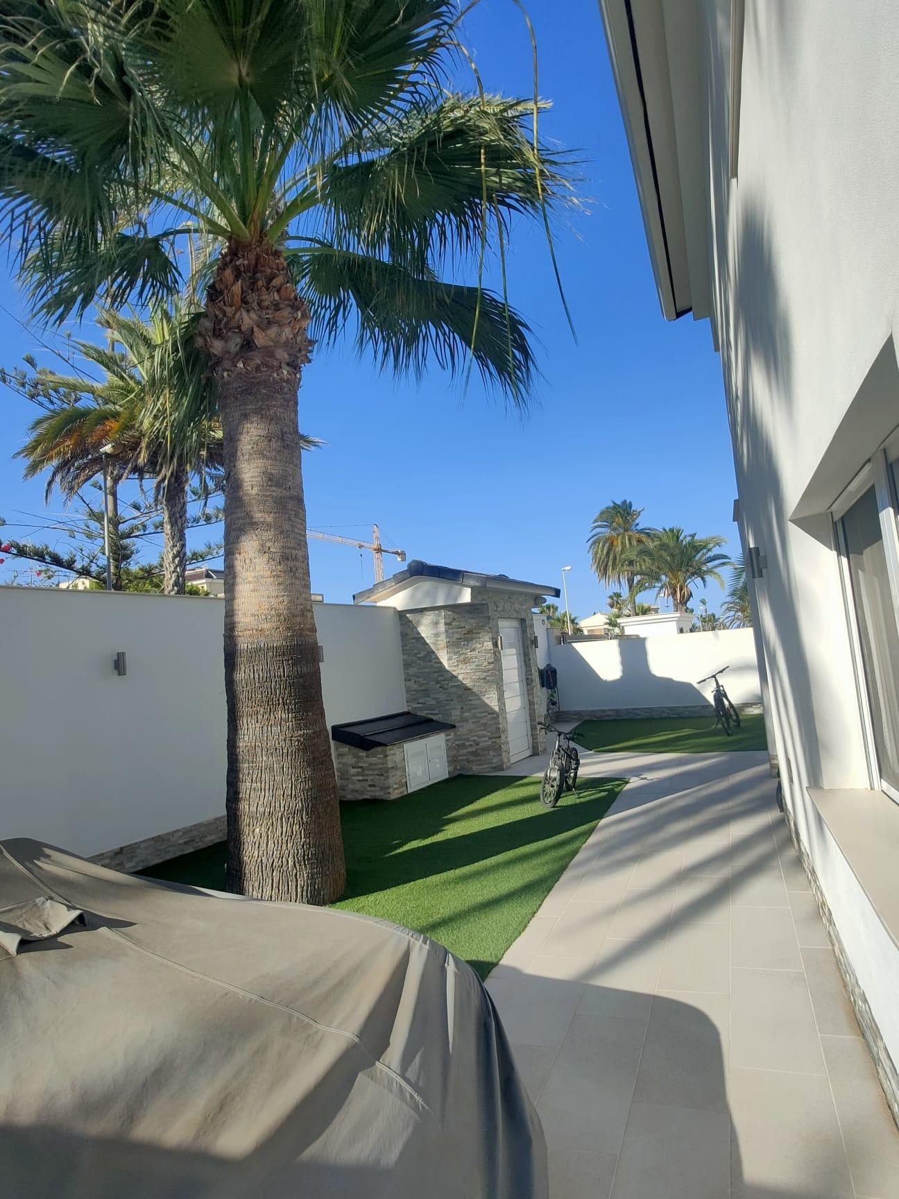 4 Bed, 3 Bath, HouseFor Sale, Orihuela Costa, Alicante