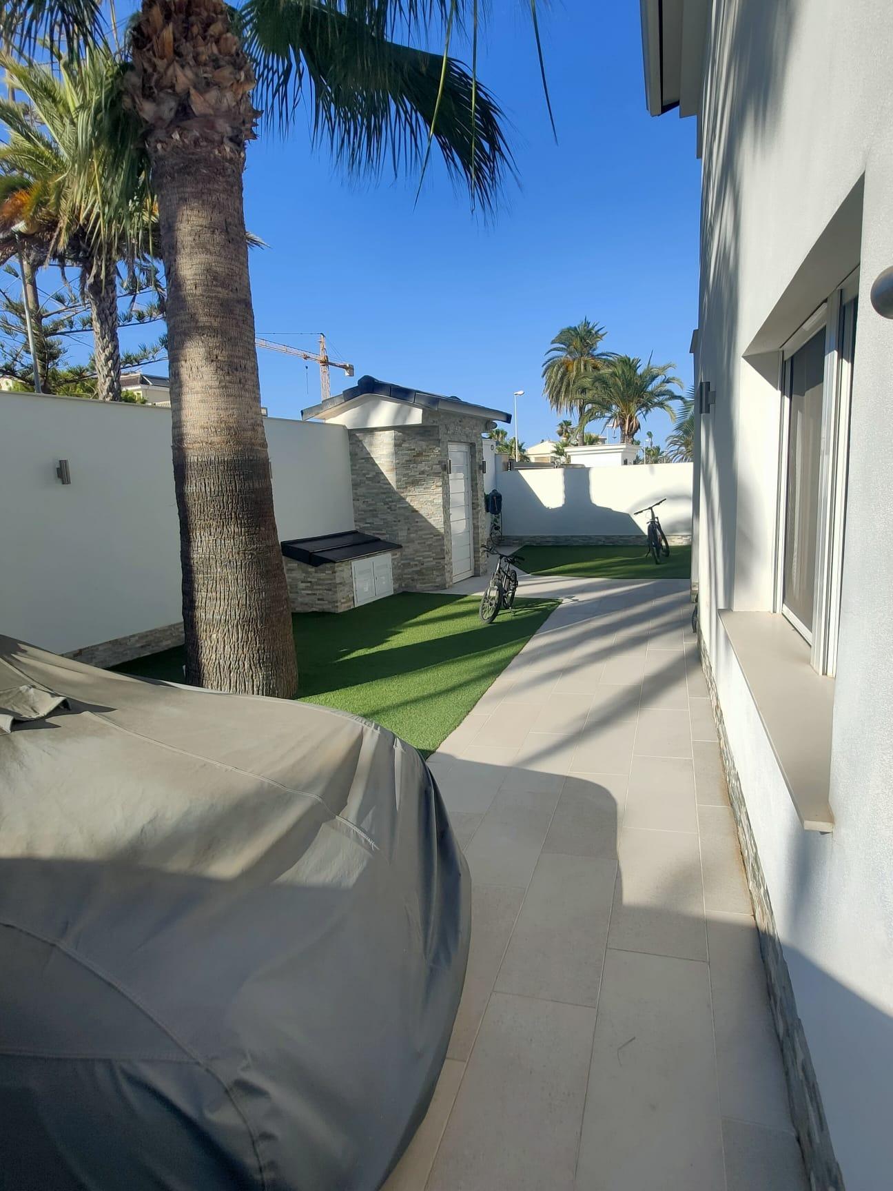 4 Bed, 3 Bath, HouseFor Sale, Orihuela Costa, Alicante