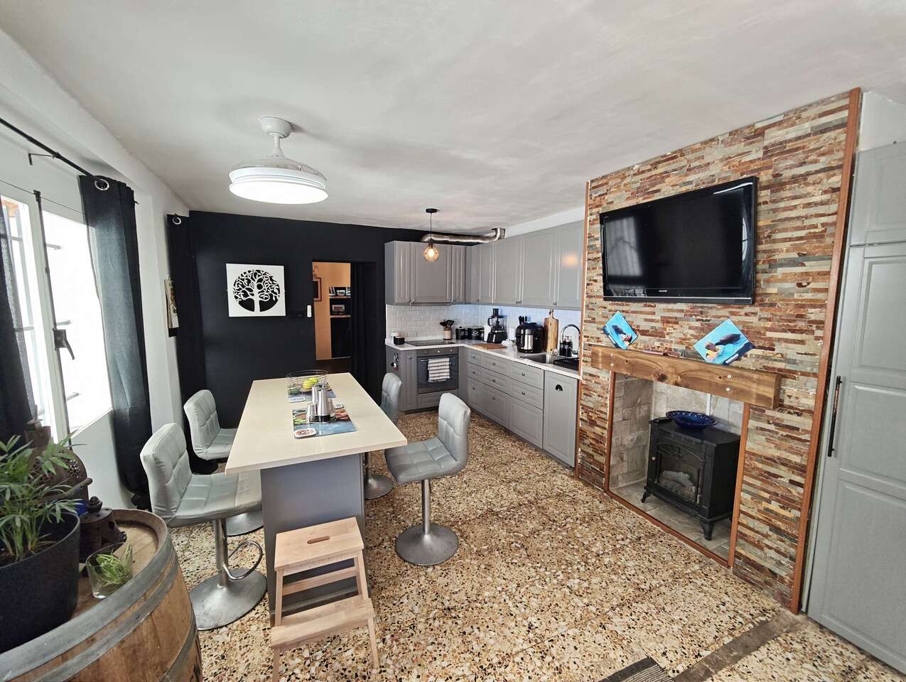 5 Bed, 2 Bath, HouseFor Sale, Pinoso, Alicante