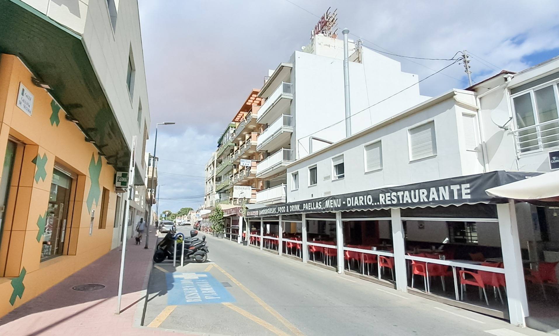 3 Bed, 2 Bath, ApartmentFor Sale, Torrevieja, Alicante