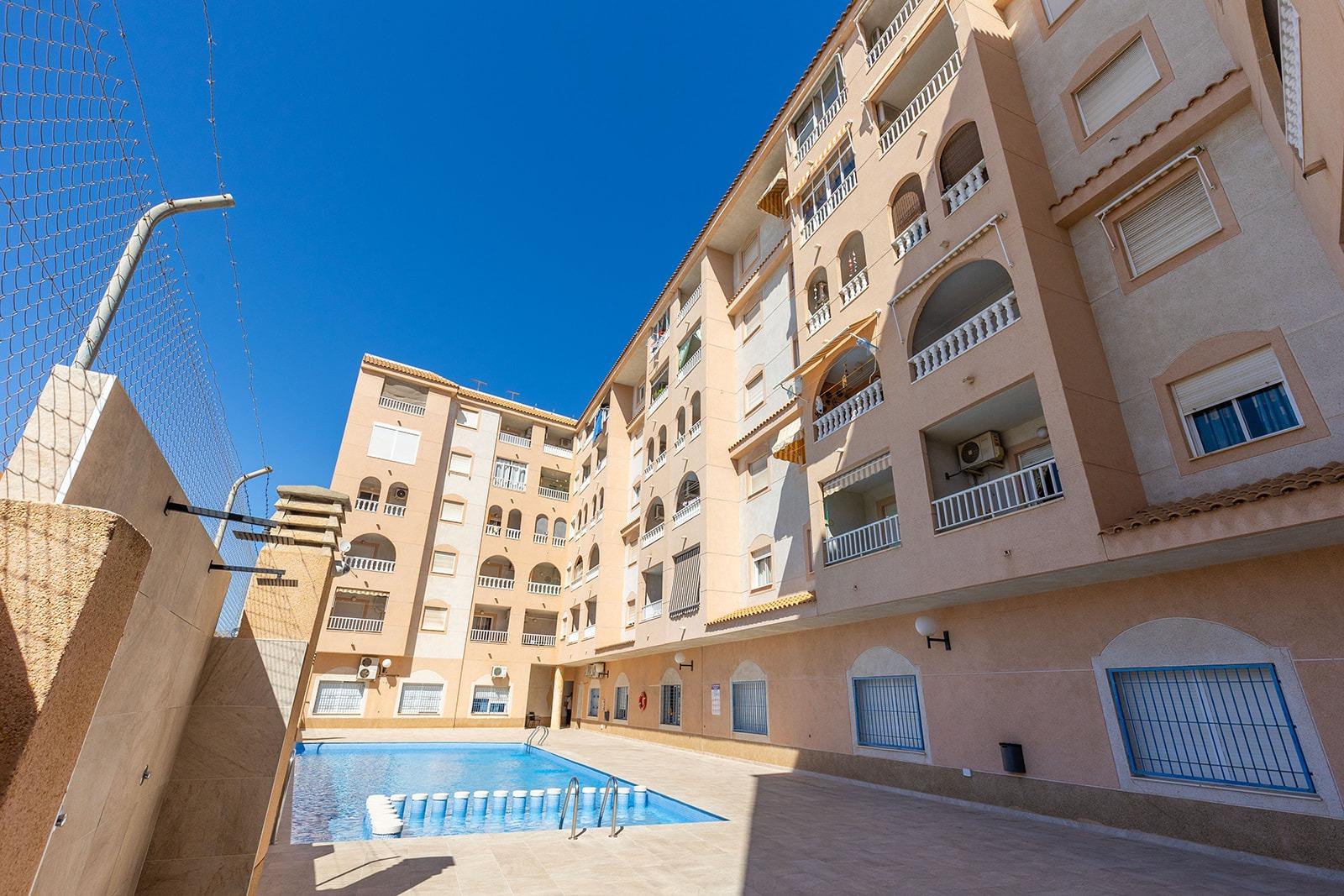 2 Bed, 1 Bath, ApartmentFor Sale, Torrevieja, Alicante