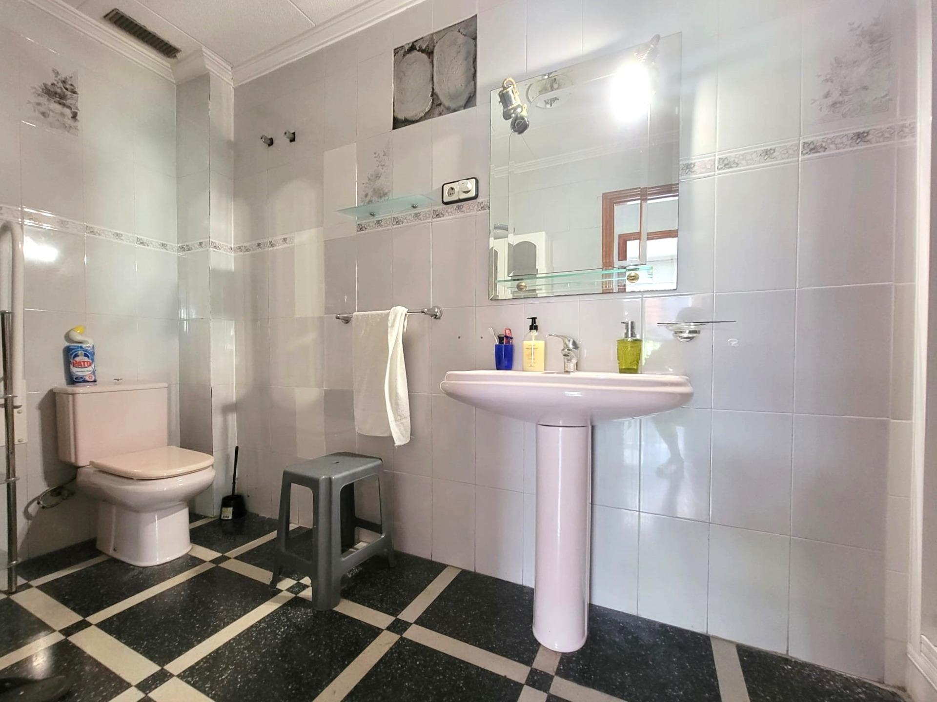 3 Bed, 2 Bath, ApartmentFor Sale, Torrevieja, Alicante