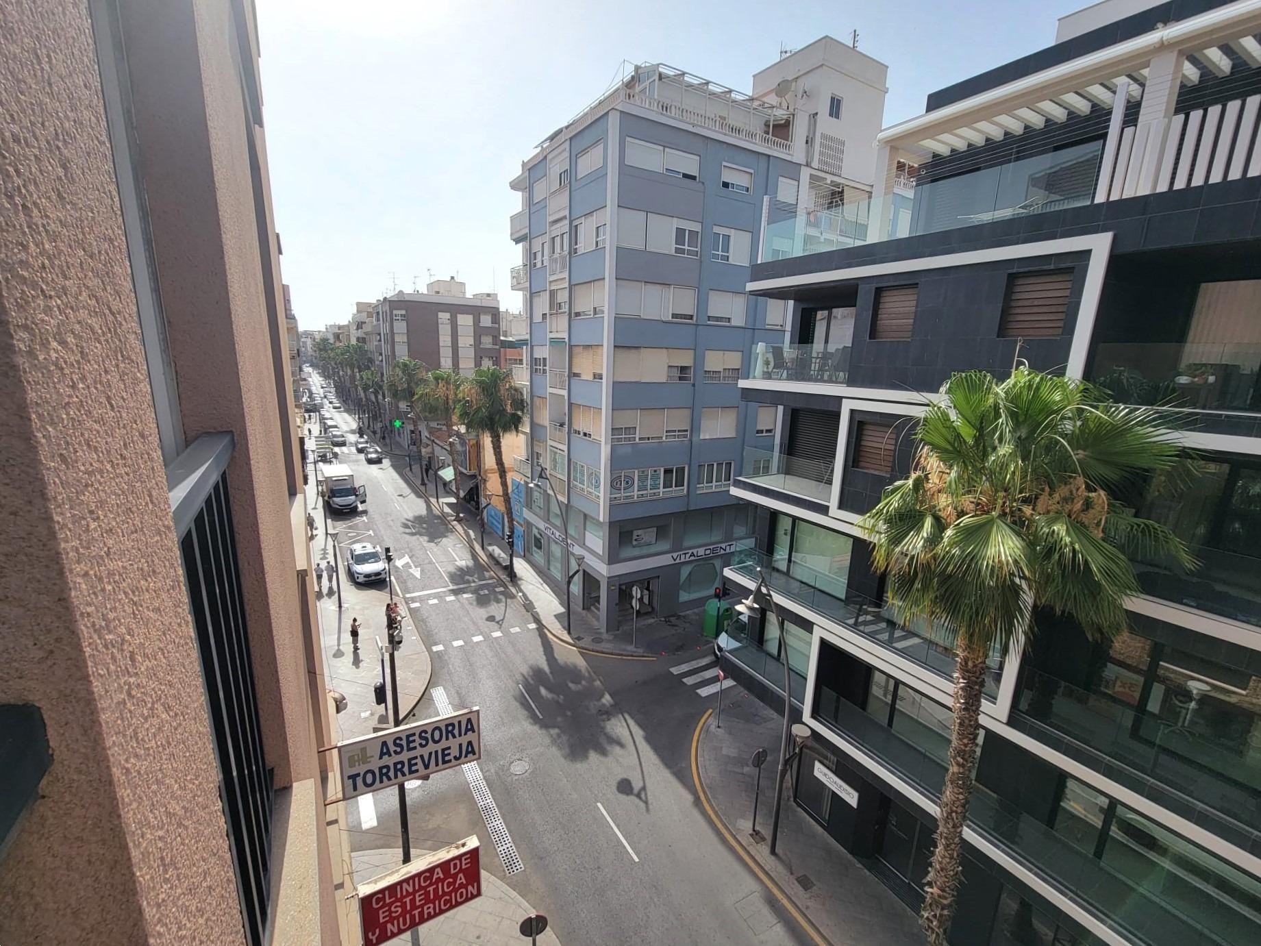 3 Bed, 2 Bath, ApartmentFor Sale, Torrevieja, Alicante