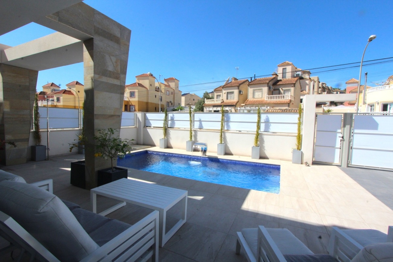 3 Bed, 4 Bath, HouseFor Sale, Villamartin, Alicante