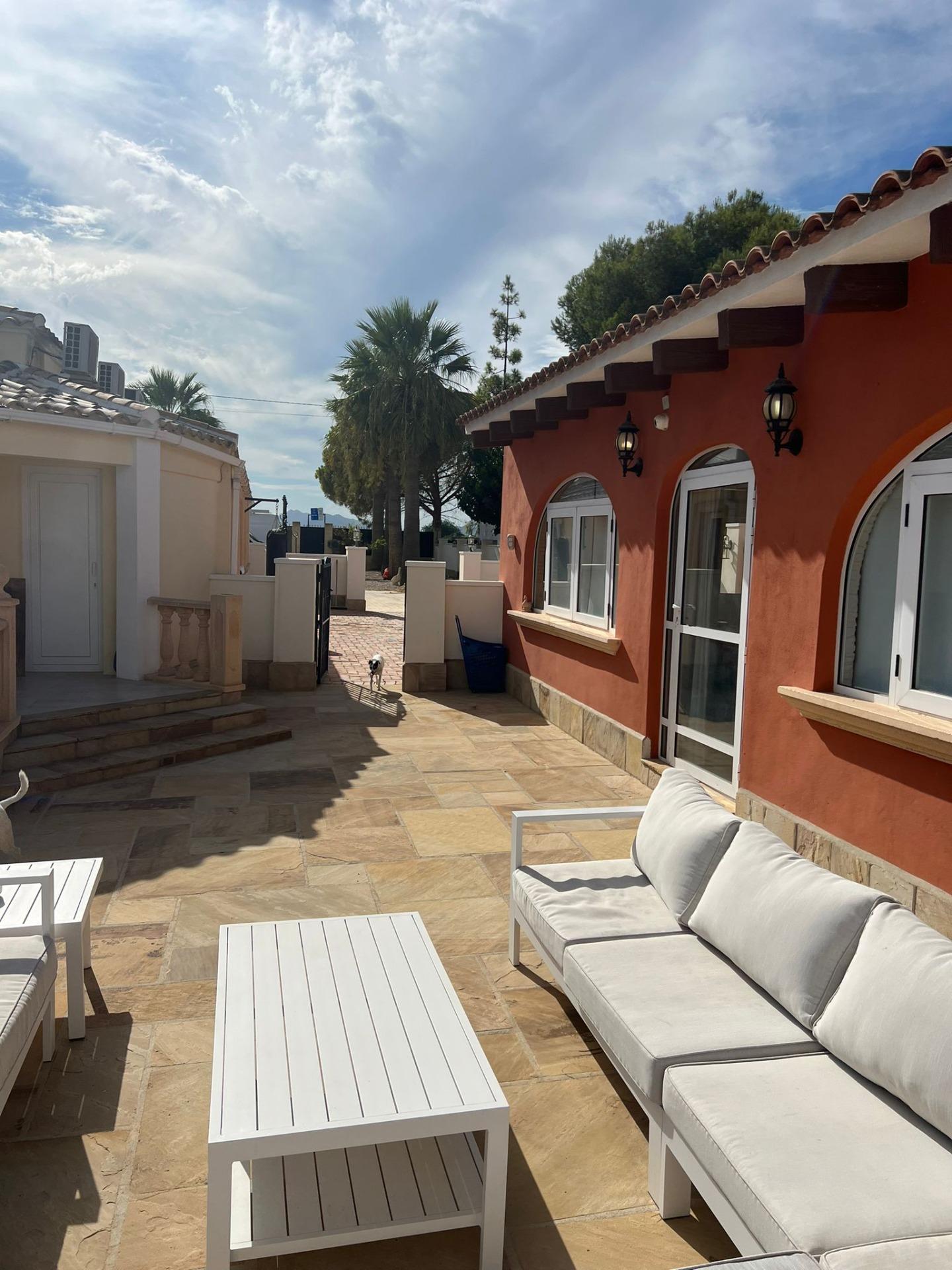 5 Bed, 3 Bath, HouseFor Sale, Almoradi, Alicante