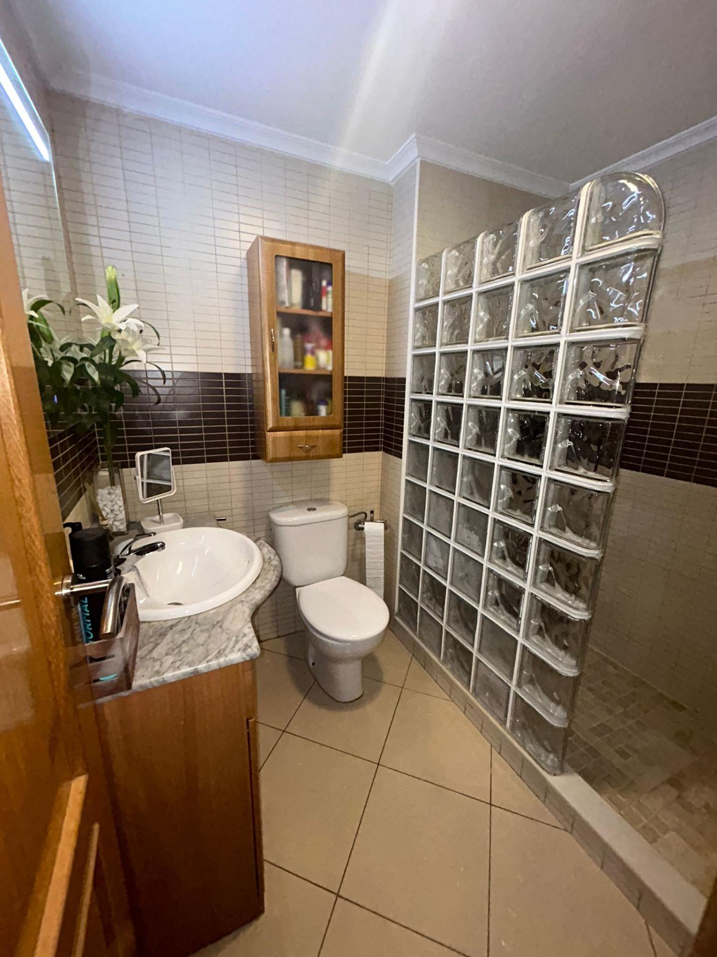 4 Bed, 2 Bath, ApartmentFor Sale, Torrevieja, Alicante