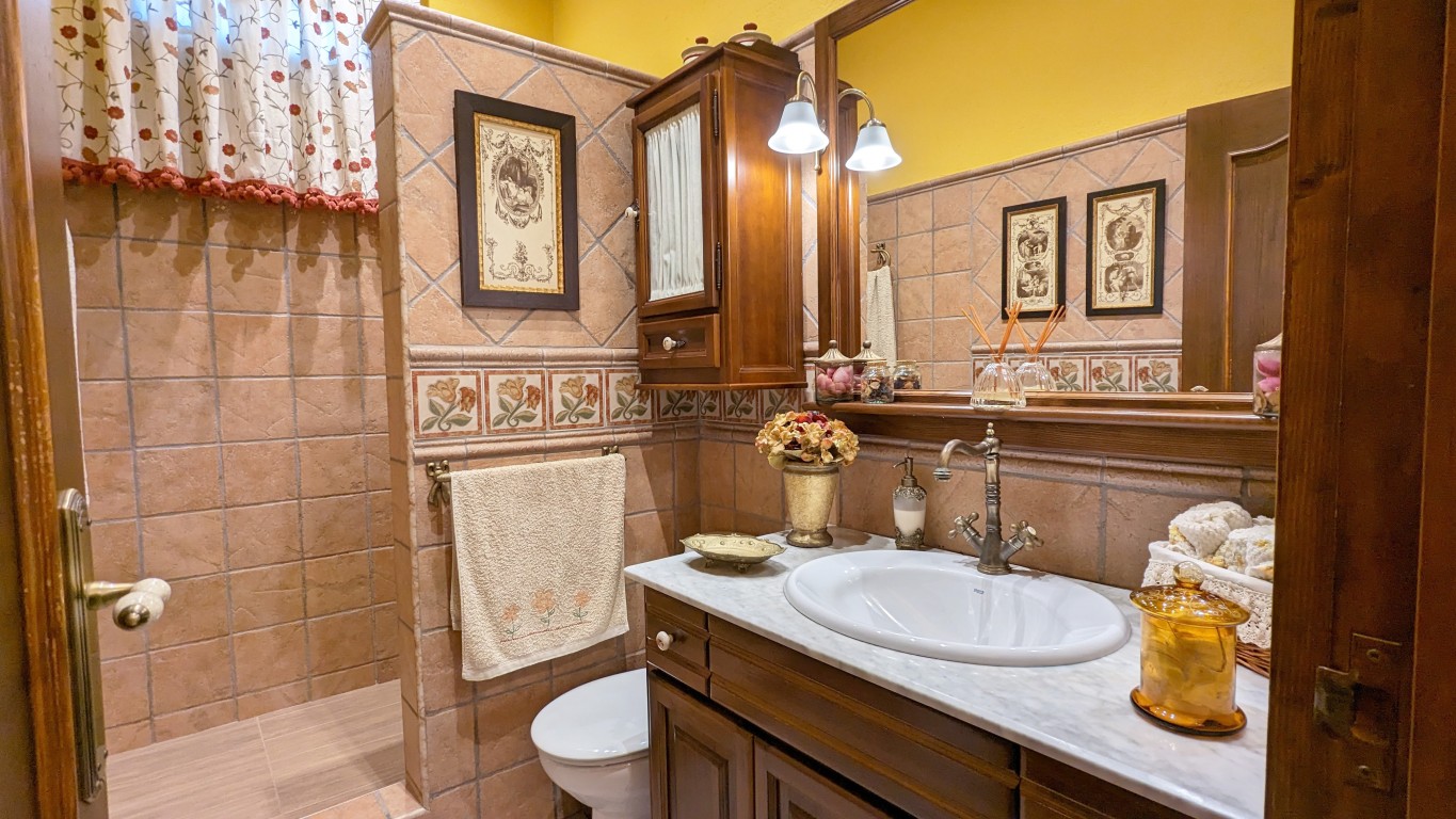 4 Bed, 2 Bath, HouseFor Sale, Bigastro, Alicante