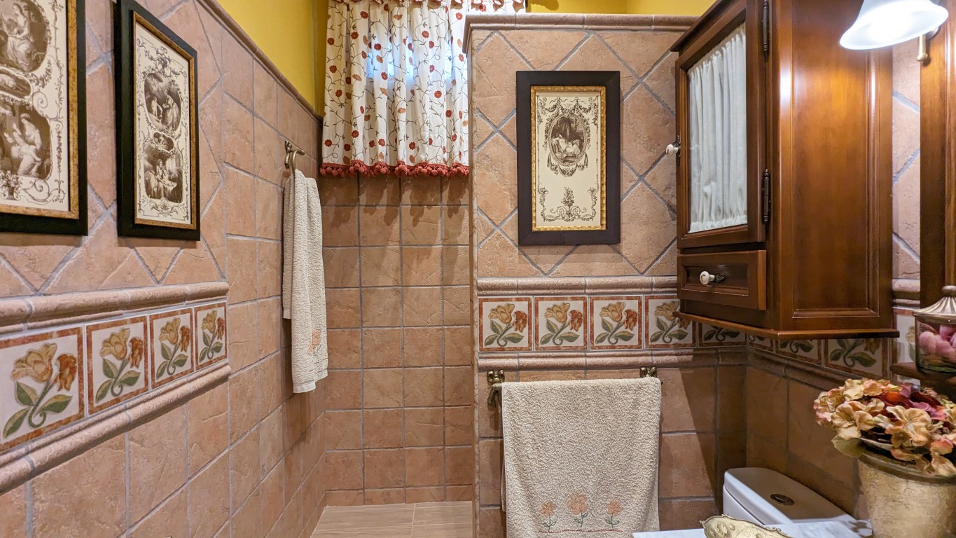 4 Bed, 2 Bath, HouseFor Sale, Bigastro, Alicante