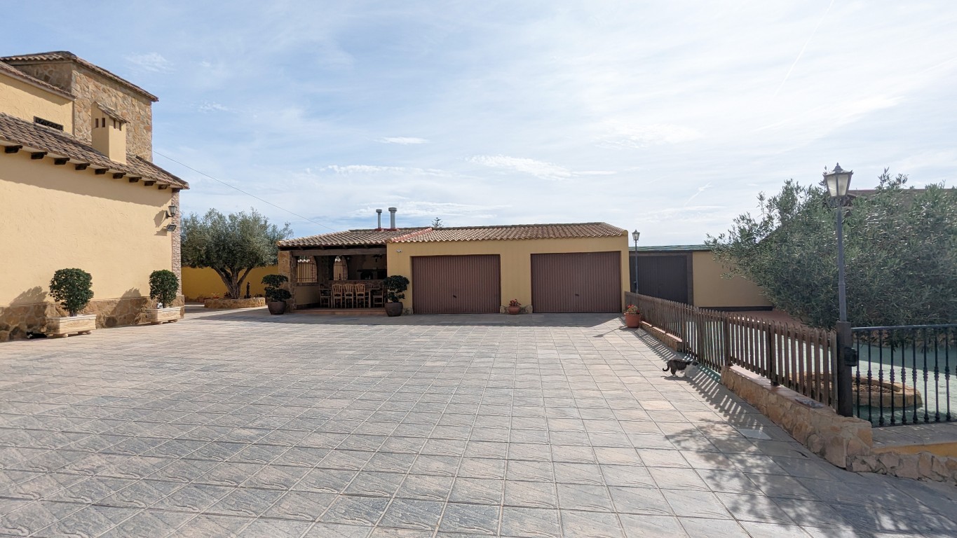 4 Bed, 2 Bath, HouseFor Sale, Bigastro, Alicante