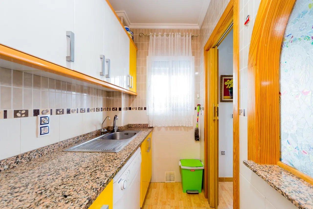 2 Bed, 1 Bath, ApartmentFor Sale, Torrevieja, Alicante