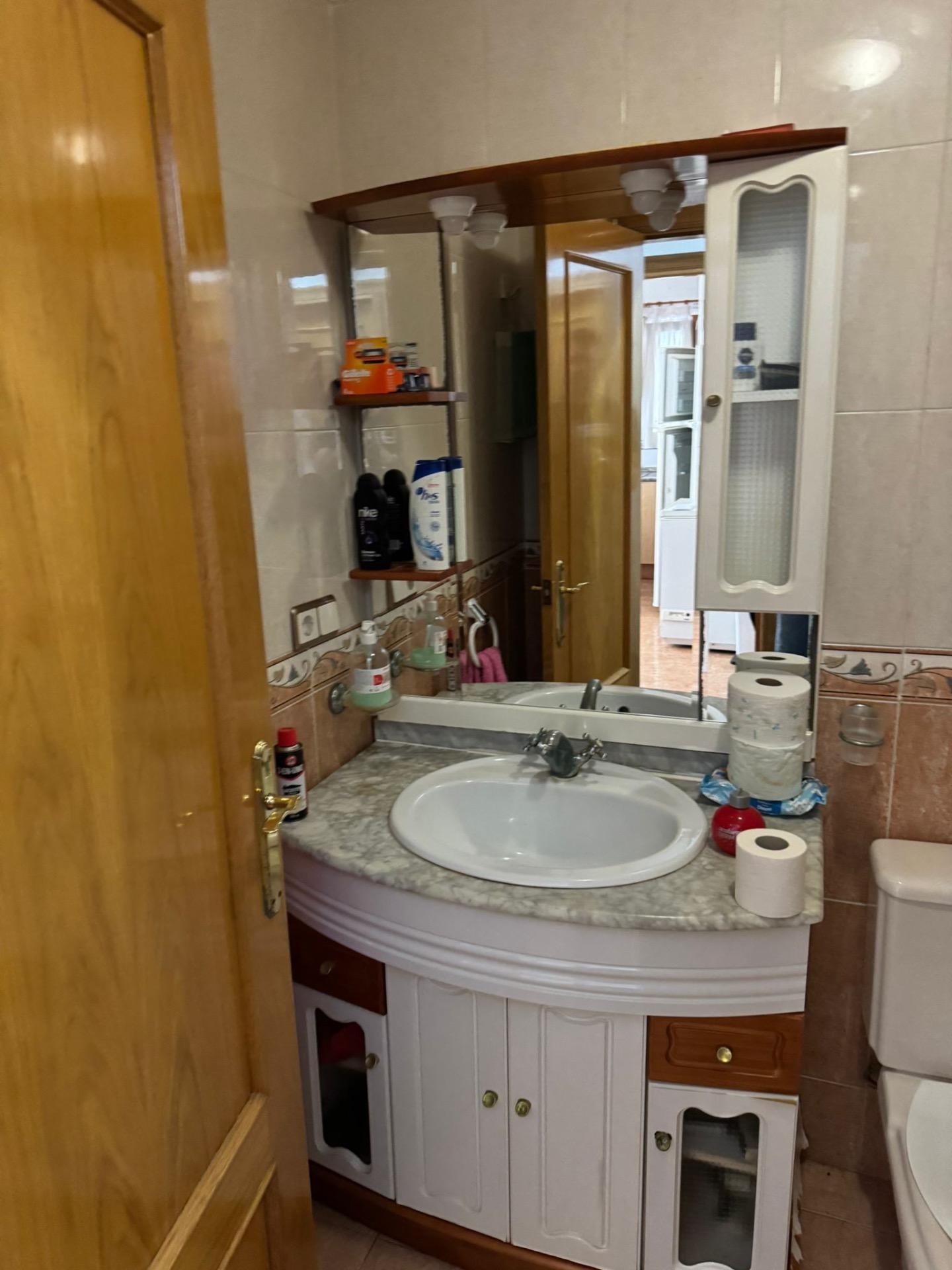 2 Bed, 1 Bath, ApartmentFor Sale, Torrevieja, Alicante