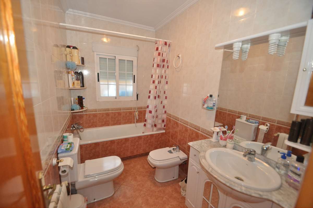 4 Bed, 2 Bath, HouseFor Sale, Pinoso, Alicante