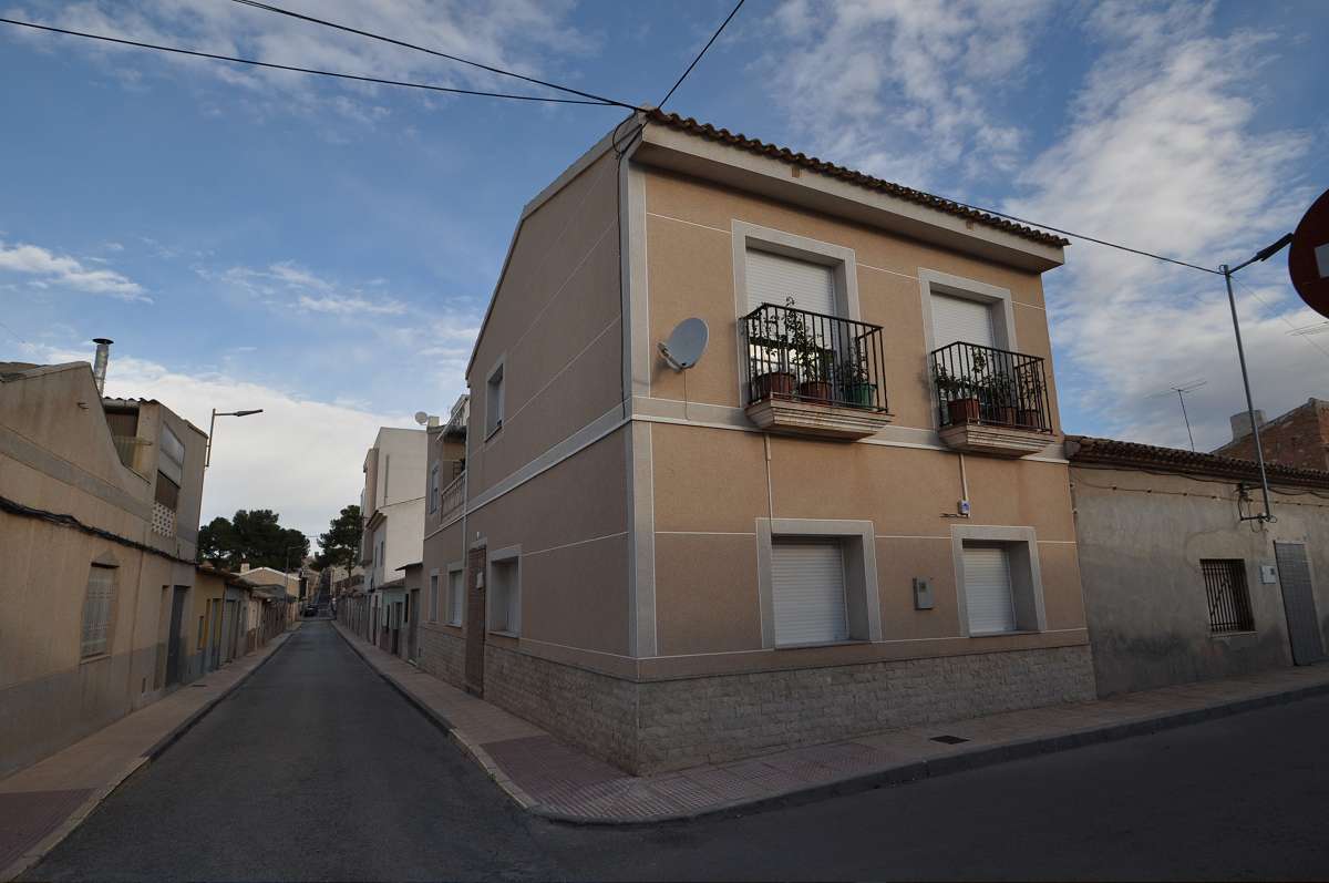 4 Bed, 2 Bath, HouseFor Sale, Pinoso, Alicante