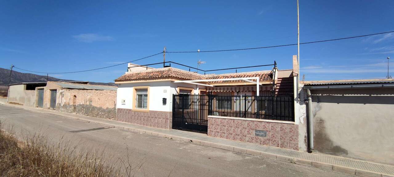 2 Bed, 1 Bath, HouseFor Sale, Pinoso, Alicante