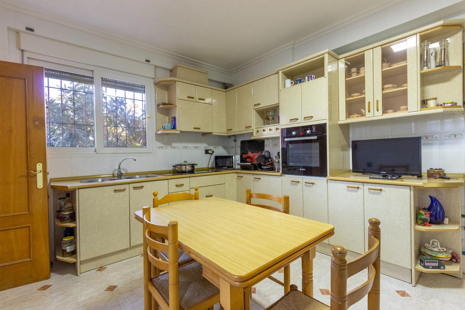 4 Bed, 3 Bath, HouseFor Sale, Torrevieja, Alicante