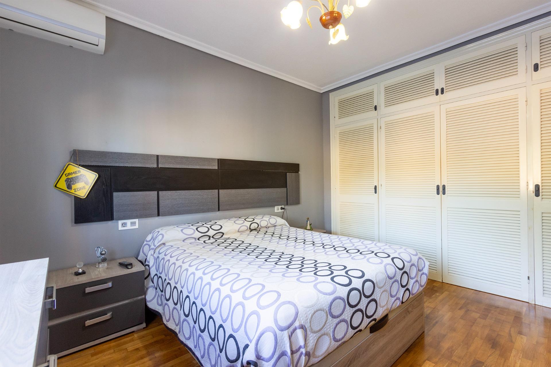 4 Bed, 3 Bath, HouseFor Sale, Torrevieja, Alicante