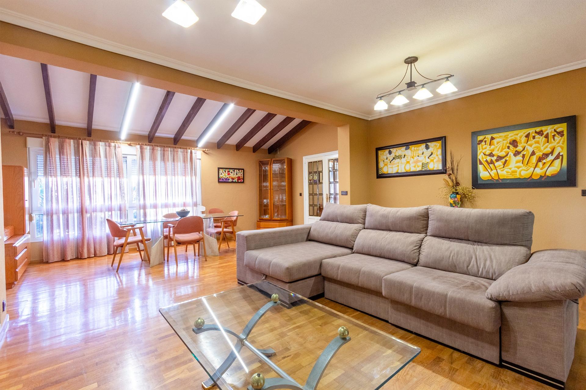 4 Bed, 3 Bath, HouseFor Sale, Torrevieja, Alicante