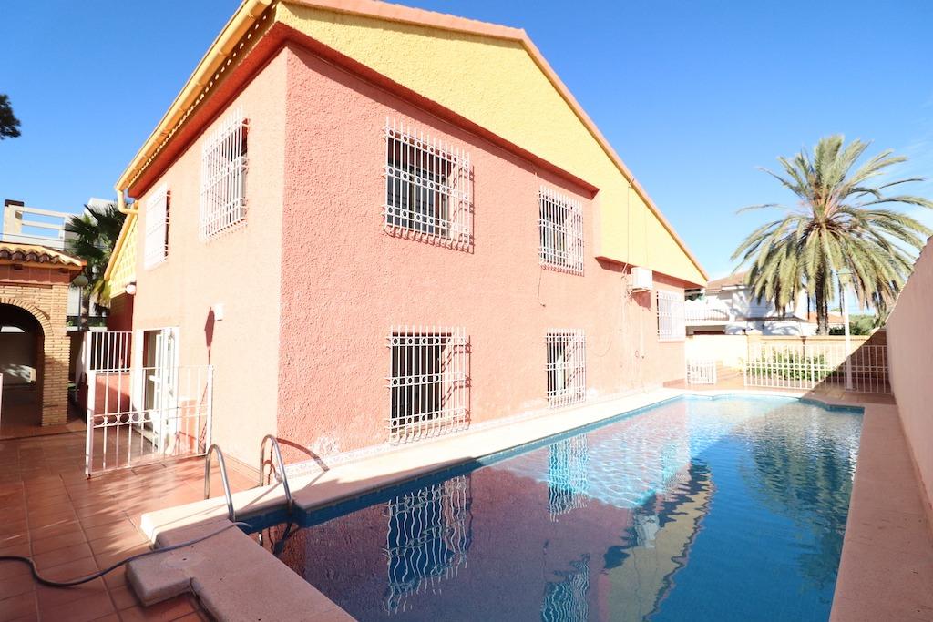 5 Bed, 2 Bath, HouseFor Sale, Cabo Roig, Alicante