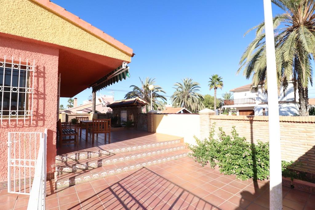 5 Bed, 2 Bath, HouseFor Sale, Cabo Roig, Alicante