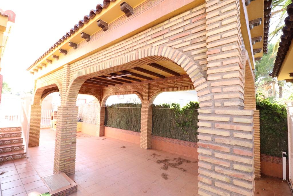 5 Bed, 2 Bath, HouseFor Sale, Cabo Roig, Alicante