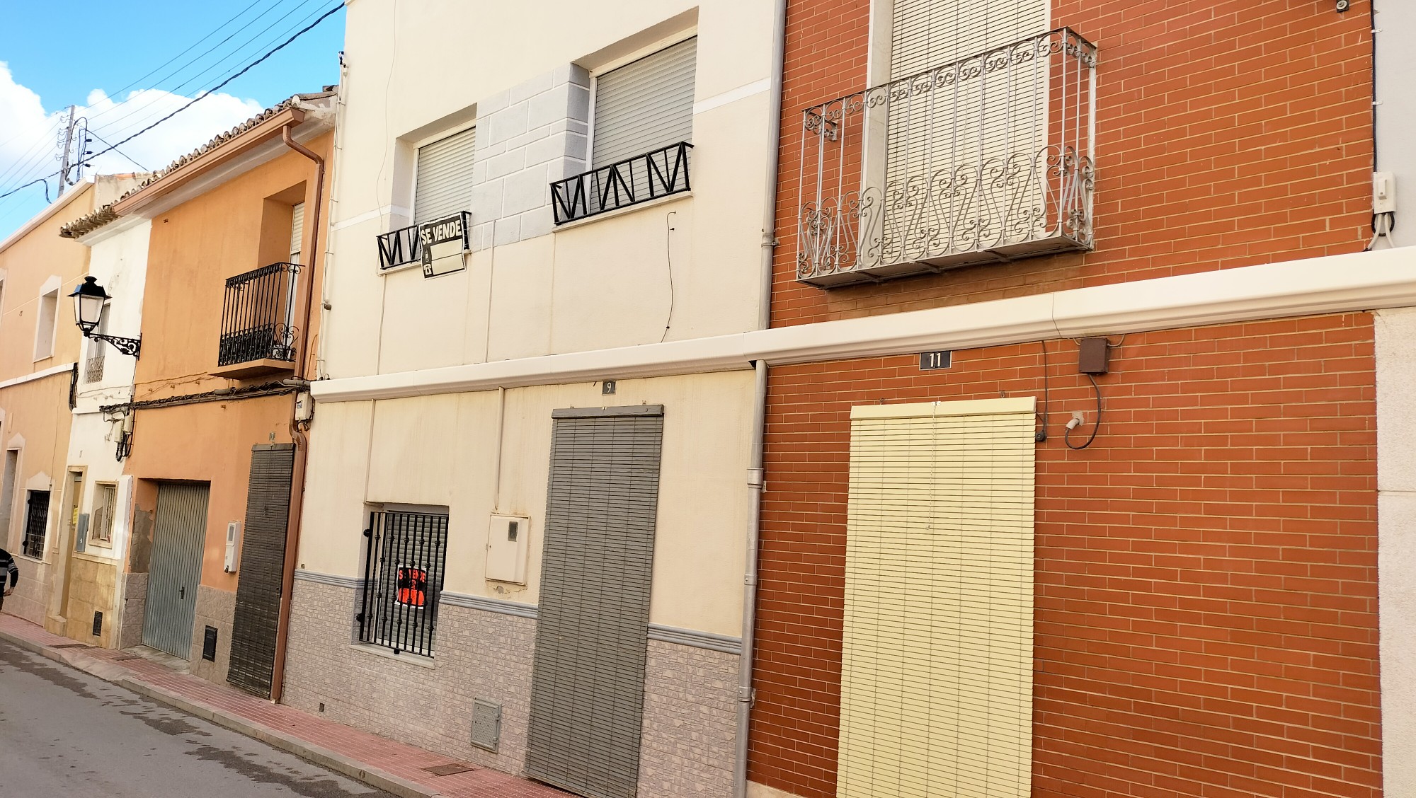 6 Bed, 2 Bath, HouseFor Sale, Sax, Alicante