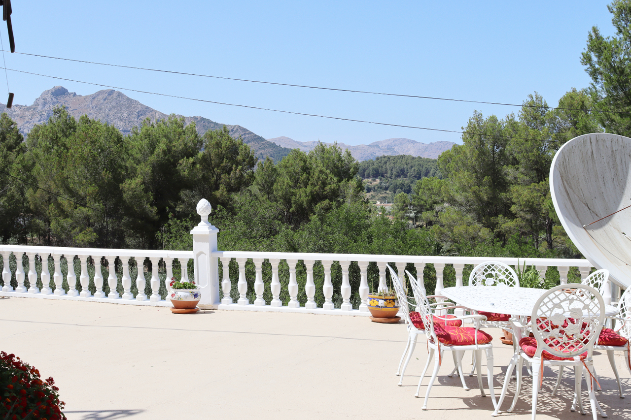 5 Bed, 2 Bath, HouseFor Sale, Jalon Valley, Alicante