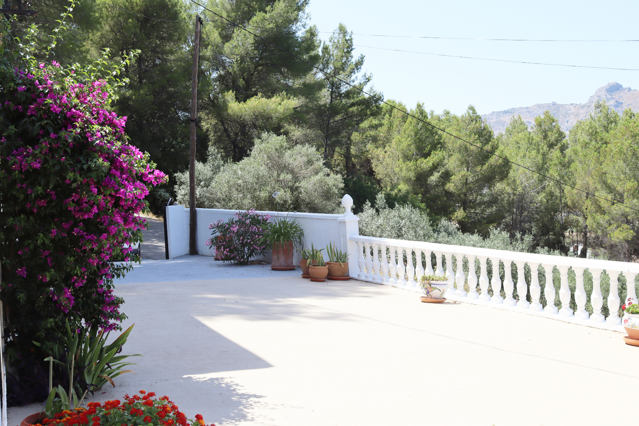 5 Bed, 2 Bath, HouseFor Sale, Jalon Valley, Alicante