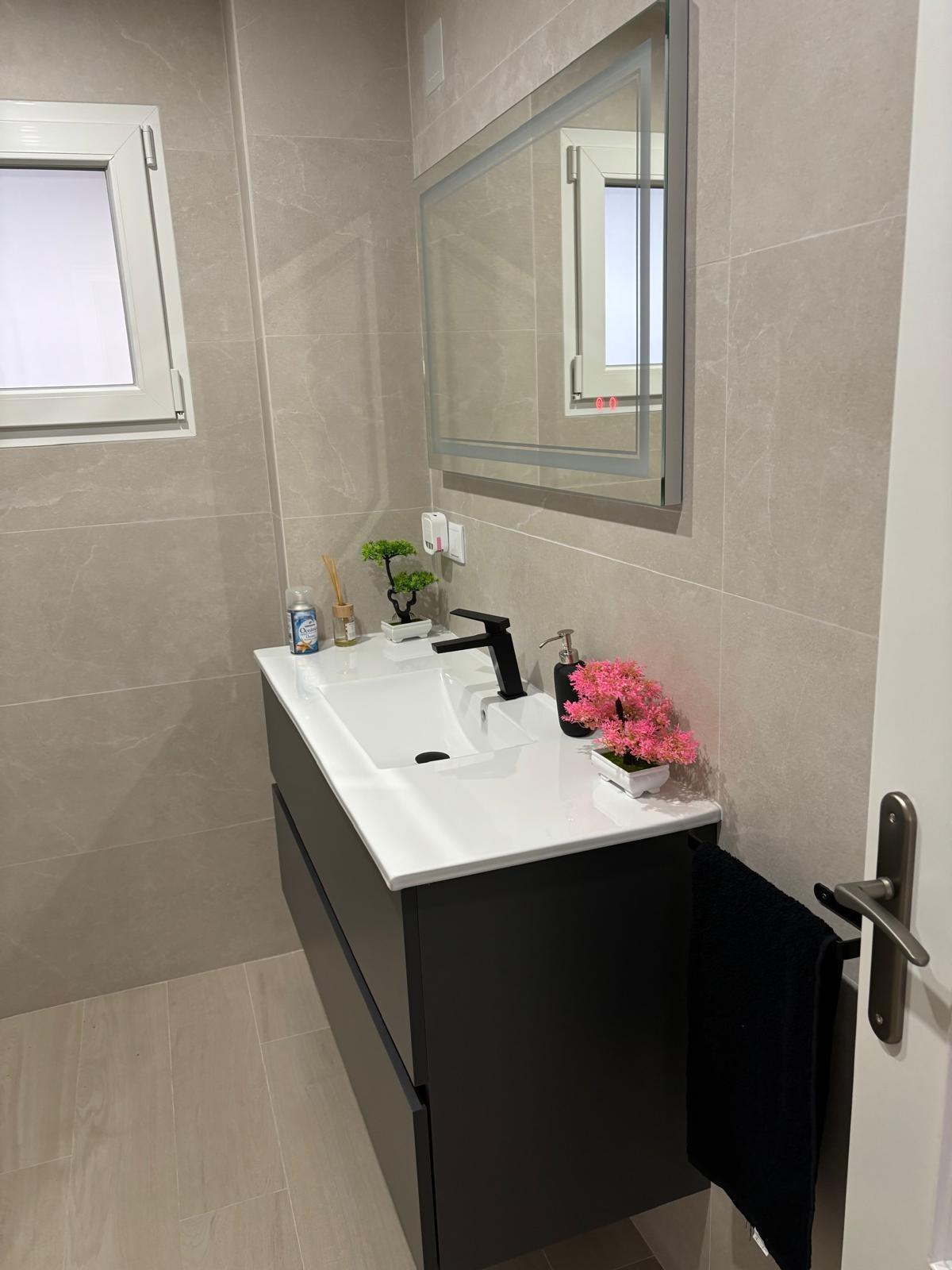 3 Bed, 2 Bath, ApartmentFor Sale, Torrevieja, Alicante