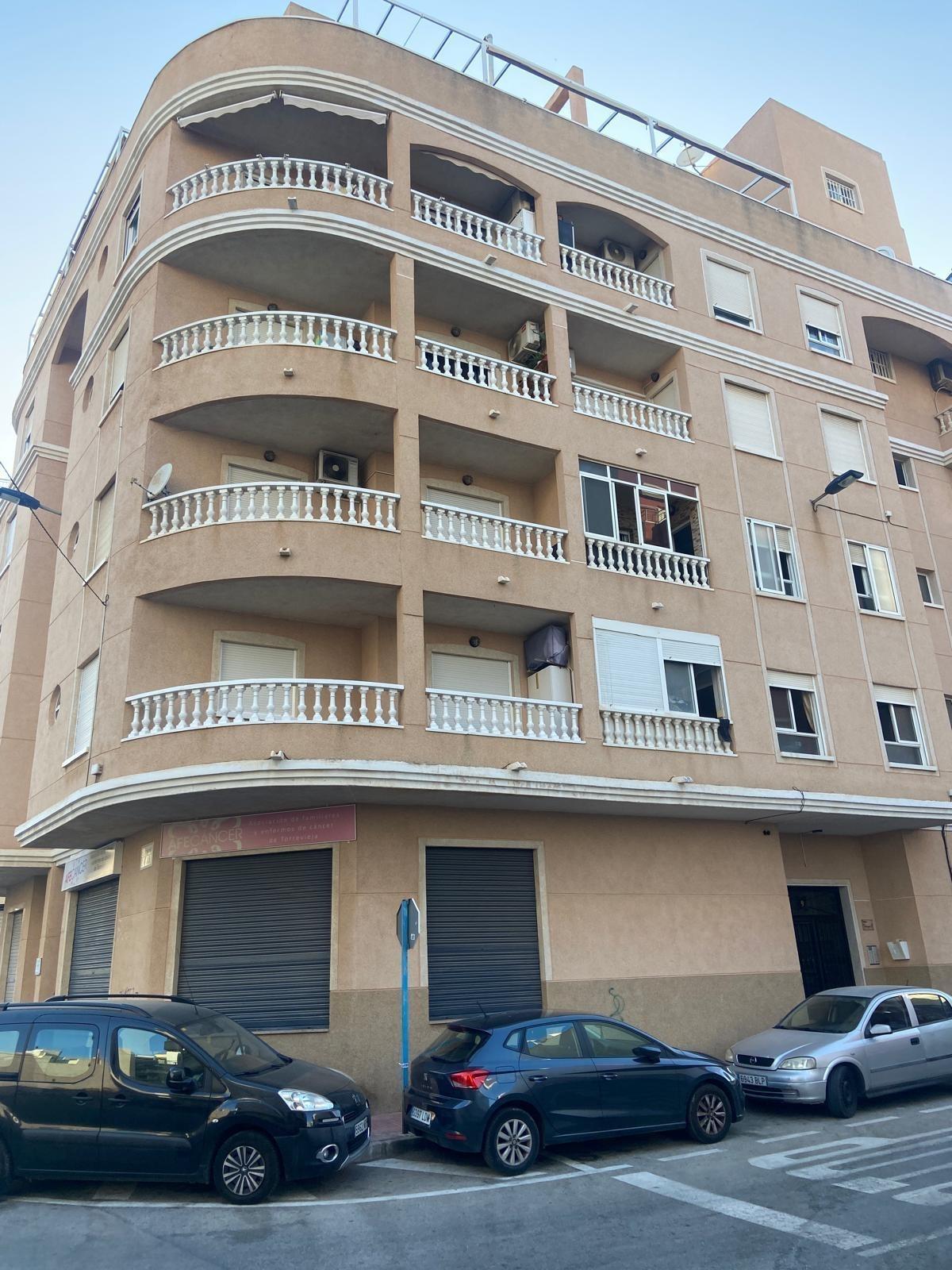 2 Bed, 1 Bath, ApartmentFor Sale, Torrevieja, Alicante