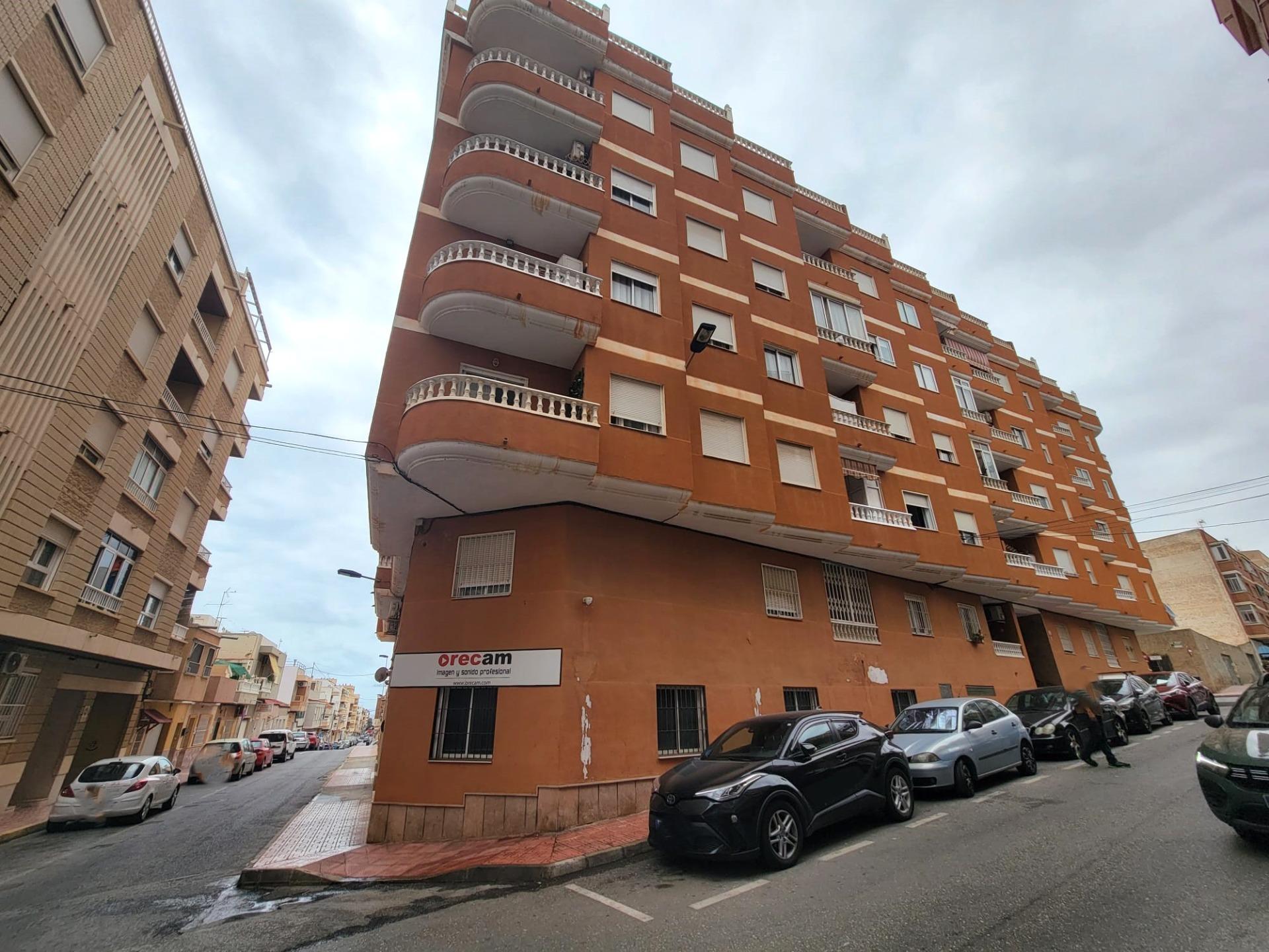 2 Bed, 1 Bath, ApartmentFor Sale, Torrevieja, Alicante