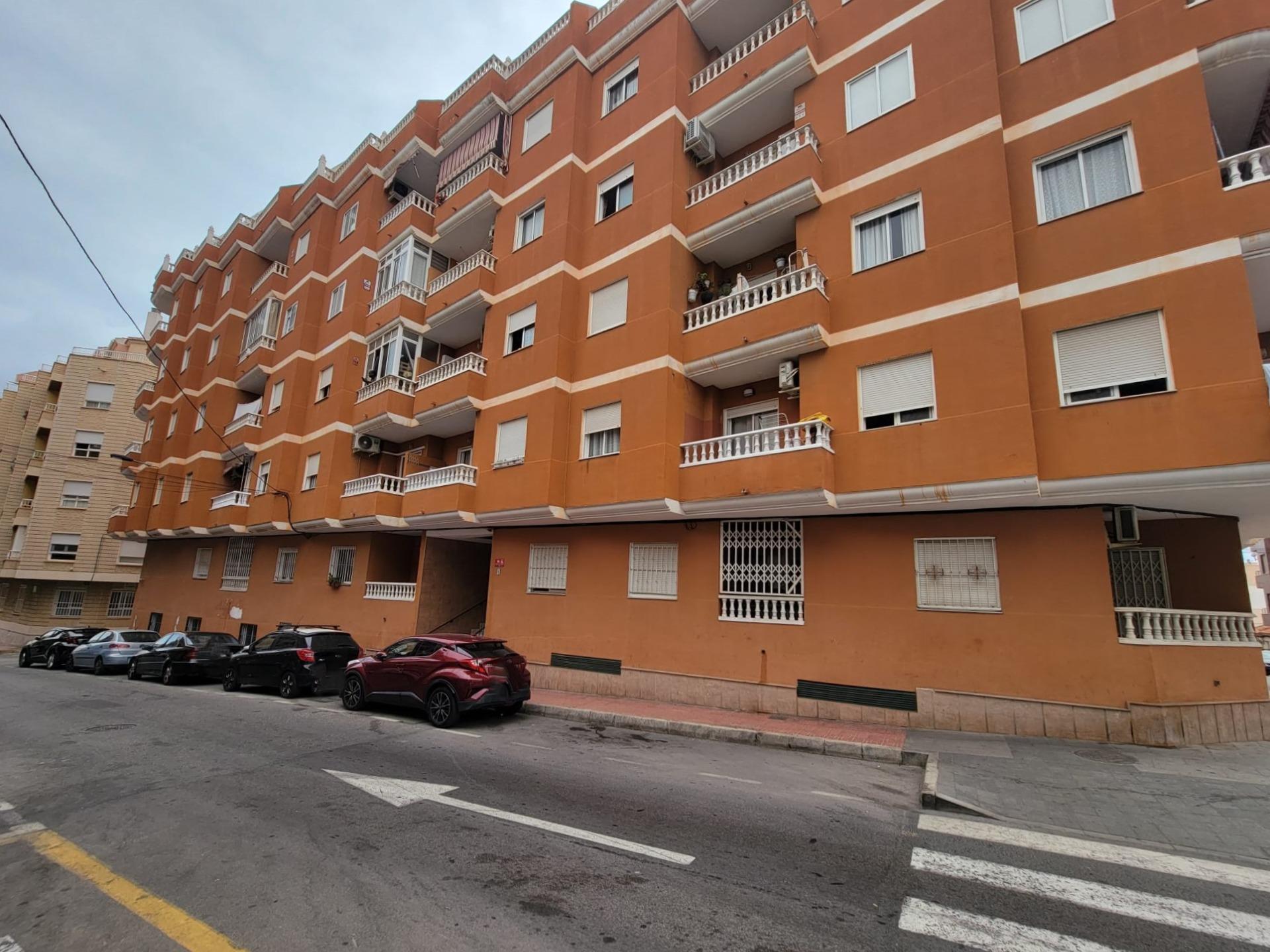 2 Bed, 1 Bath, ApartmentFor Sale, Torrevieja, Alicante
