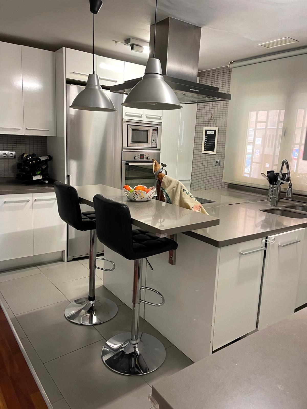 4 Bed, 3 Bath, ApartmentFor Sale, Torrevieja, Alicante