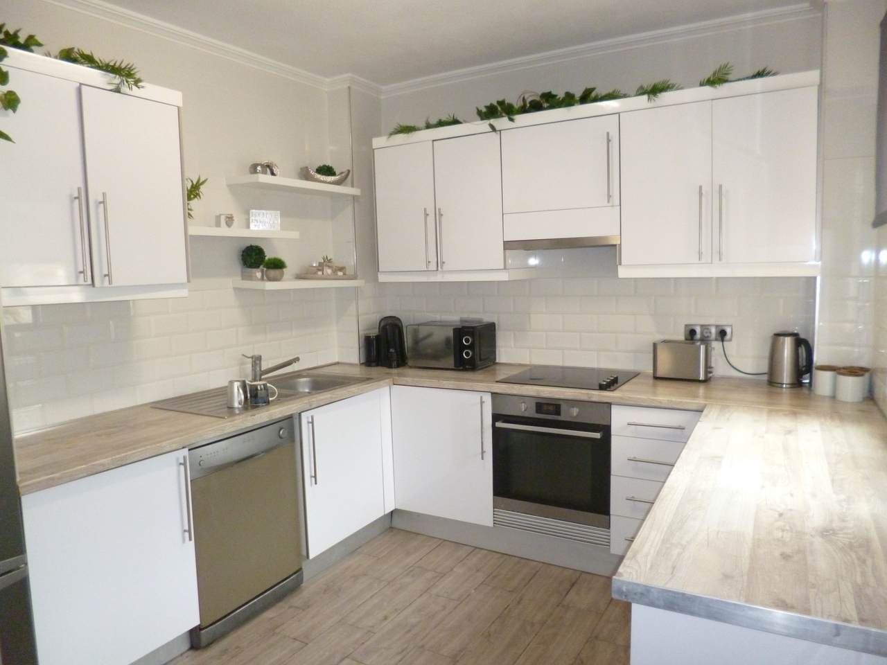 4 Bed, 3 Bath, HouseFor Sale, Playa Flamenca, Alicante